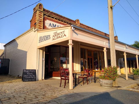Amandhi's - Accommodation in Bendigo 0