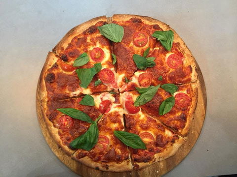 Deluxe Gourmet Pizza - Accommodation in Bendigo 0