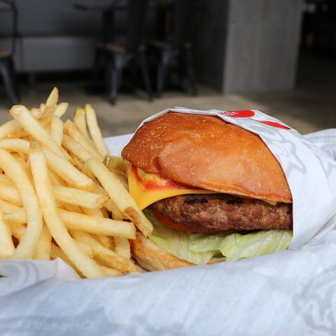 Carl's Jr. - Riverview - Accommodation in Bendigo 0