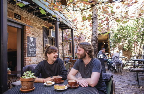 Alby & Esther's - Accommodation in Bendigo 2