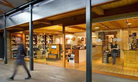Edinburgh Hotel And Cellars - Accommodation in Bendigo 7