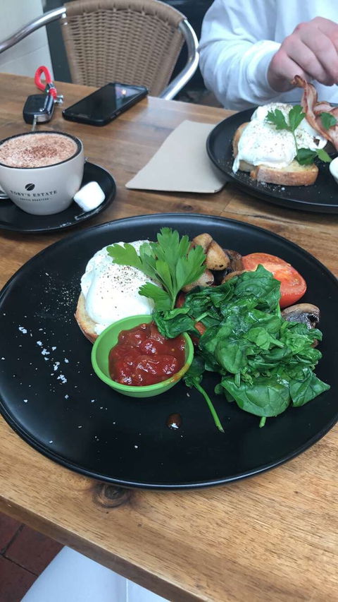 Thirty Three Cups - Accommodation in Bendigo 3