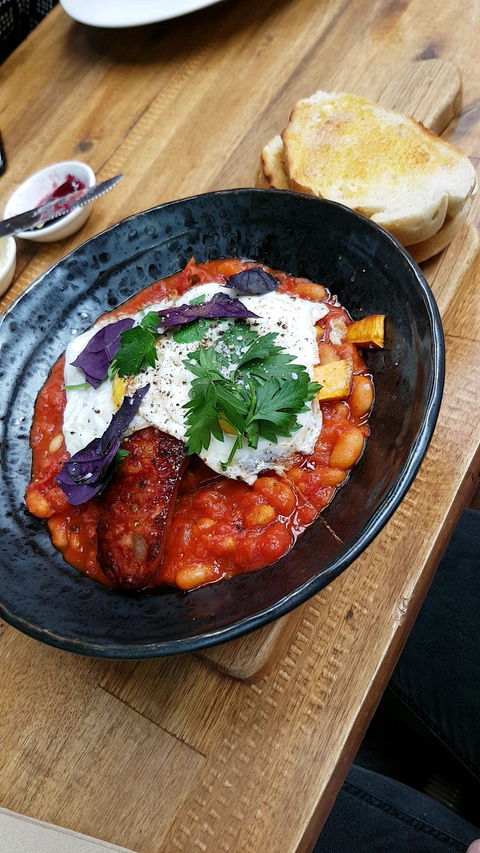 Thirty Three Cups - Accommodation in Bendigo 4