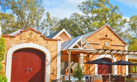 Clique Brothers - Yogurt With Friends - Accommodation in Bendigo 1