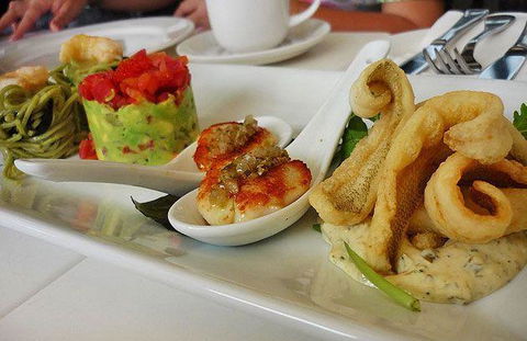 Flutes Restaurant - Accommodation in Bendigo 7
