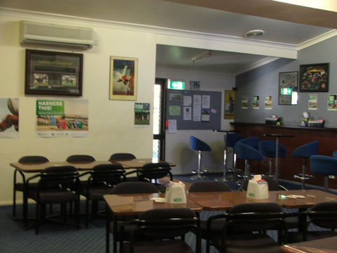 Old Bar Tavern - Accommodation in Bendigo 4