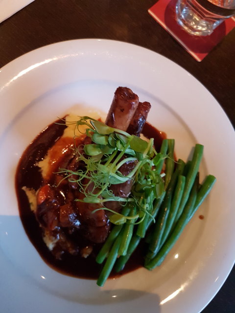 The Kwinana Local - Accommodation in Bendigo 2