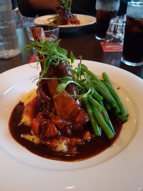 The Kwinana Local - Accommodation in Bendigo 3