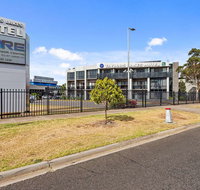 Quality Inn Taylors Lakes Motel - Accommodation in Bendigo