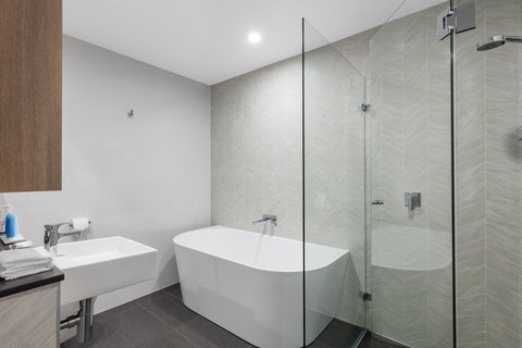 Meriton Suites Sydney Airport - Accommodation in Bendigo 9