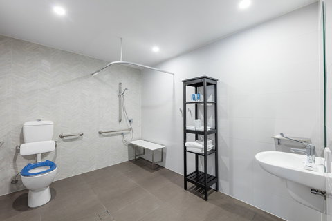 Meriton Suites Sydney Airport - Accommodation in Bendigo 10