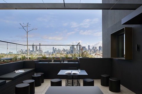 Lanbruk Apartment Hotel-Richomnd Hill - Accommodation in Bendigo 0