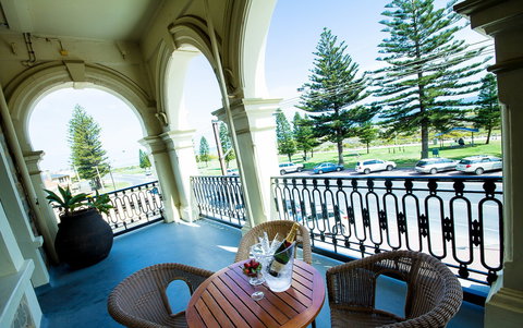 Largs Pier Hotel - Accommodation in Bendigo 2