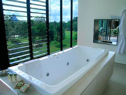 Glass On Glasshouse - Accommodation in Bendigo 2