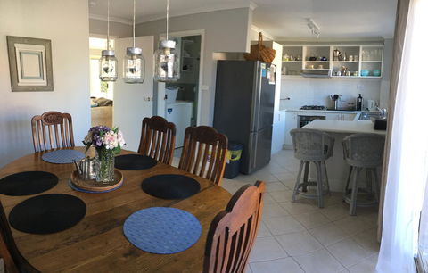 Finches Canberra - Accommodation in Bendigo 18