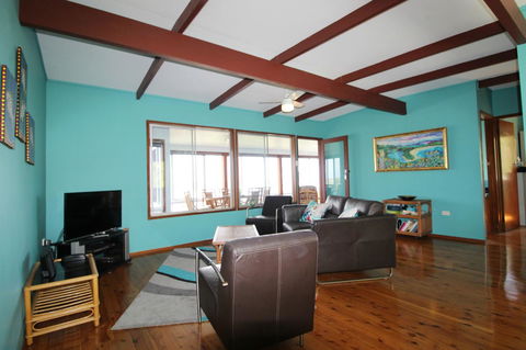 Bally High, 20 Dulconghi Street - Accommodation in Bendigo 13