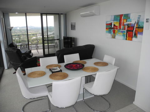 3BR Executive Apartment With Lake And Mountain Views - Accommodation in Bendigo 8