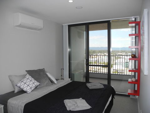 3BR Executive Apartment With Lake And Mountain Views - Accommodation in Bendigo 2