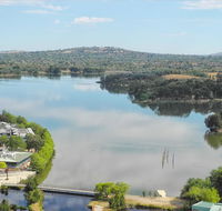 3BR Executive Apartment with Lake and Mountain views - Accommodation in Bendigo