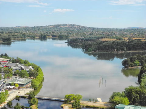 3BR Executive Apartment With Lake And Mountain Views - Accommodation in Bendigo 0