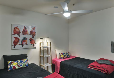 3BR Executive Apartment With Lake And Mountain Views - Accommodation in Bendigo 4