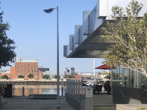 Port Adelaide Executive Waterfront Apartment - Accommodation in Bendigo 32