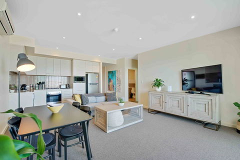 Port Adelaide Executive Waterfront Apartment - Accommodation in Bendigo 17