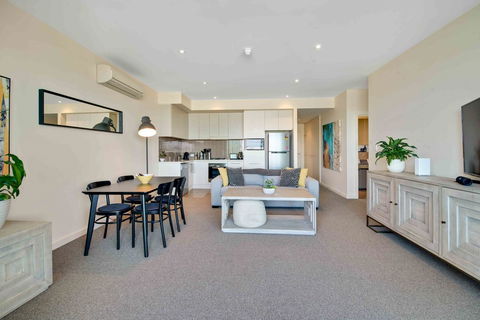 Port Adelaide Executive Waterfront Apartment - Accommodation in Bendigo 16
