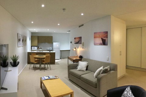 Wallaroo Marina Waterfront Luxe Apartment - Accommodation in Bendigo 2