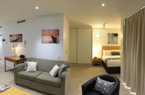 Wallaroo Marina Waterfront Luxe Apartment - Accommodation in Bendigo 8