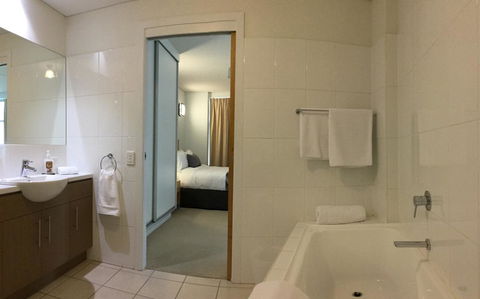 Wallaroo Marina Waterfront Luxe Apartment - Accommodation in Bendigo 16