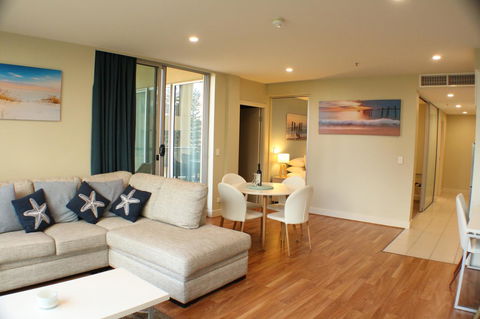 Beachside Luxury Apartments One & Two Bedroom In Beachfront Oaks Pier Building - Accommodation in Bendigo 4