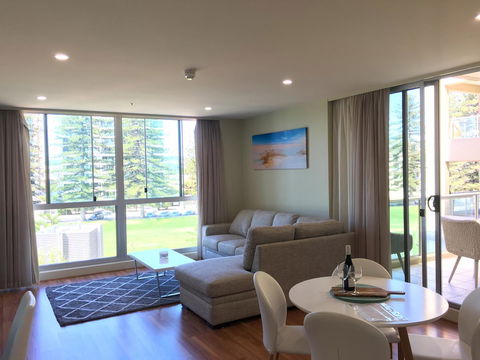 Beachside Luxury Apartments One & Two Bedroom In Beachfront Oaks Pier Building - Accommodation in Bendigo 3