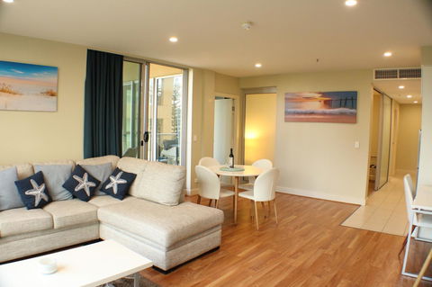 Beachside Luxury Apartments One & Two Bedroom In Beachfront Oaks Pier Building - Accommodation in Bendigo 5