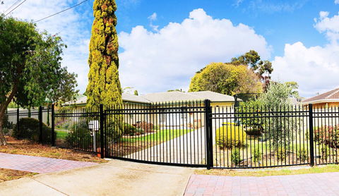 Beautiful Garden House - Accommodation in Bendigo 7