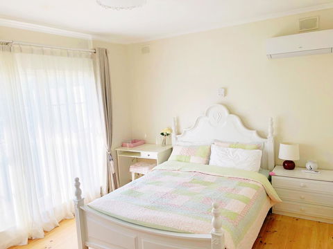 Beautiful Garden House - Accommodation in Bendigo 10