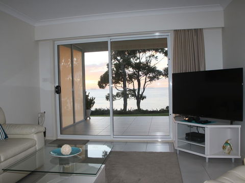 Mollymook Beach Waterfront - Accommodation in Bendigo 12