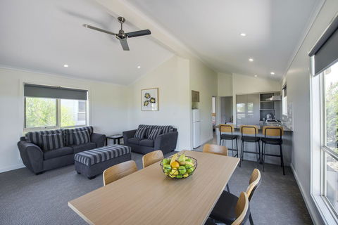 The Retreat West Beach Parks - Accommodation in Bendigo 15