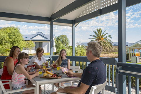 The Retreat West Beach Parks - Accommodation in Bendigo 10