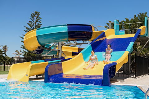 The Retreat West Beach Parks - Accommodation in Bendigo 2