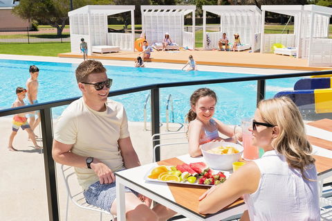 The Retreat West Beach Parks - Accommodation in Bendigo 3