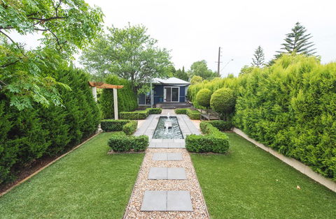 S T U D I O 22 Peaceful Retreat With Garden Views - Accommodation in Bendigo 5