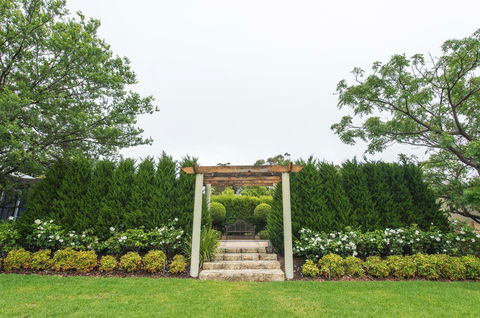 S T U D I O 22 Peaceful Retreat With Garden Views - Accommodation in Bendigo 10