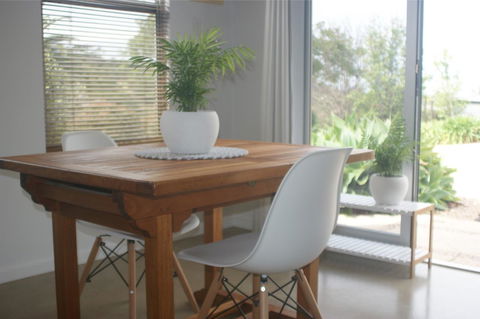 S T U D I O 22 Peaceful Retreat With Garden Views - Accommodation in Bendigo 9