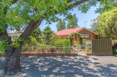 Tanunda\'s Magpie House - Accommodation in Bendigo 23