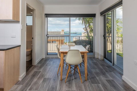 Bay 10 - Suites And Apartments - Accommodation in Bendigo 12