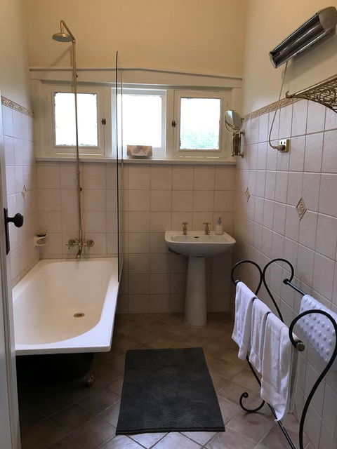 Ambrosia Holiday Home - Accommodation in Bendigo 10