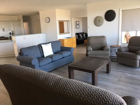 Emu Bay Holiday Homes - Accommodation in Bendigo 30
