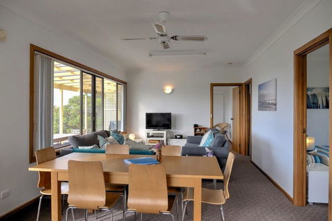 Emu Bay Holiday Homes - Accommodation in Bendigo 10