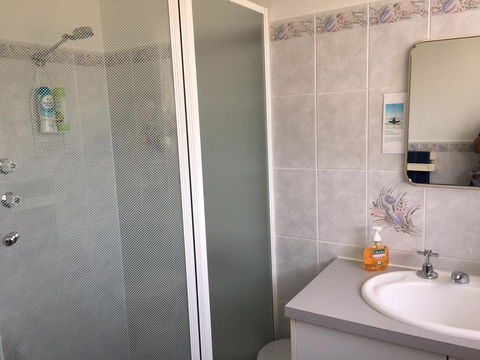 Emu Bay Holiday Homes - Accommodation in Bendigo 35